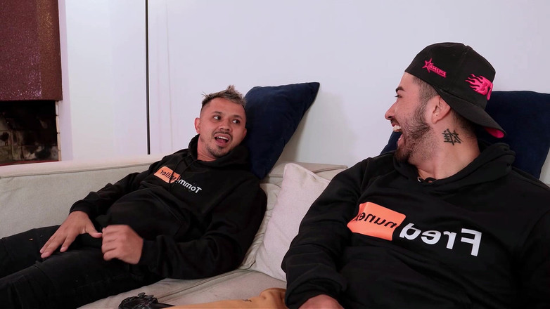 NATISMIAM: S kamarády mého nevlastního otce sex v sousedství