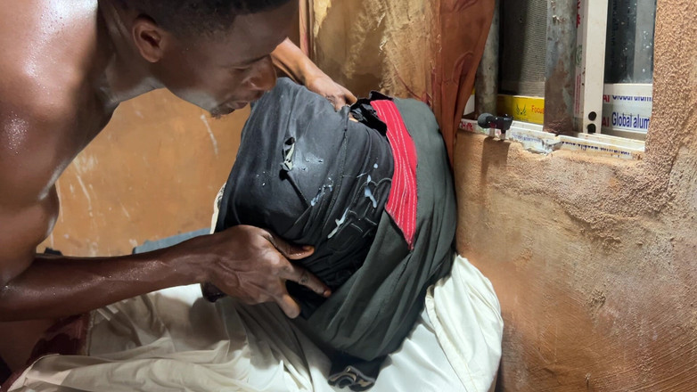 Bangcum8: Это очень жесткая шлюшка мастурбаторы показывают, как использовать ее сперму