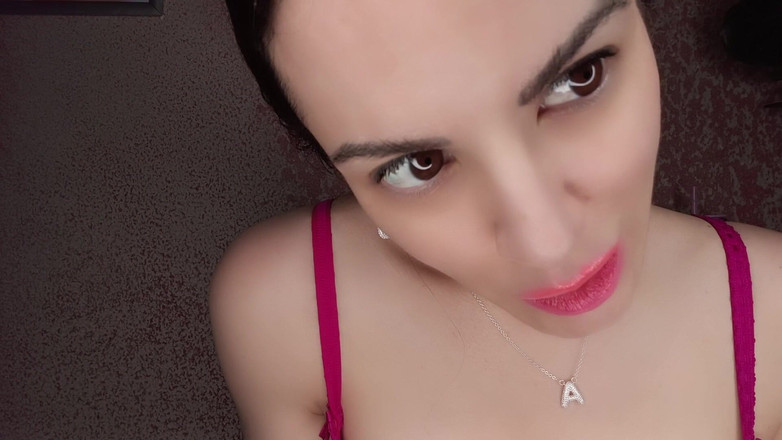 annikarain: Sperma pe față face ca dansatoarea să se dezvolte