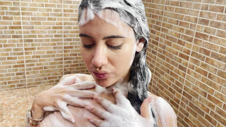 Sara films: 淋浴日