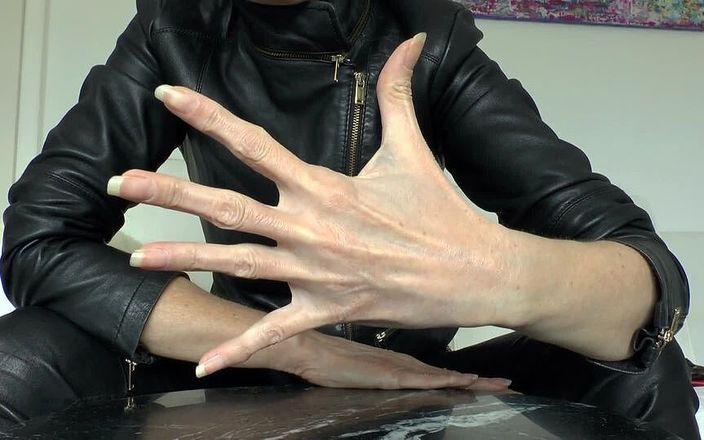 Lady Victoria Valente: Leather Mistress Shows Her Beautiful Hands