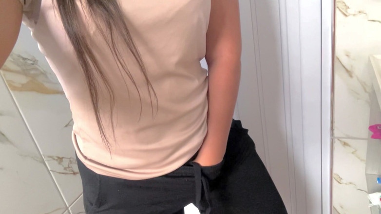 AngelNovinha: I Couldn't Stand the Horniness and Masturbated in the Bathroom...