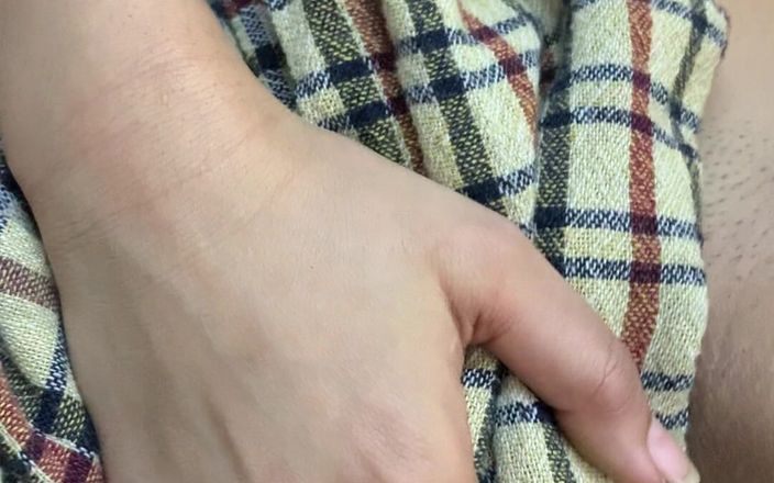 Wicked Aryan: Çaresiz seksi evli kadının amcığı için cinsel tatmine ihtiyacı var
