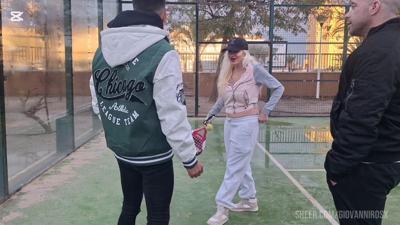 GiovanniXL: Aku dan temanku ngentot habis-habisan sama tetanggaku yang hot banget,...