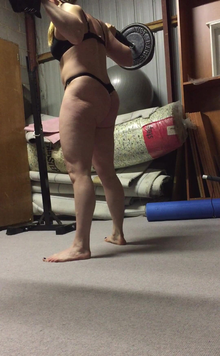 Michellexm: Allenamento in reggiseno sportivo