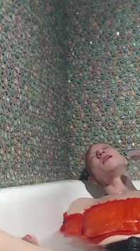 Good Morning Wet Look Relax in the Bathroom