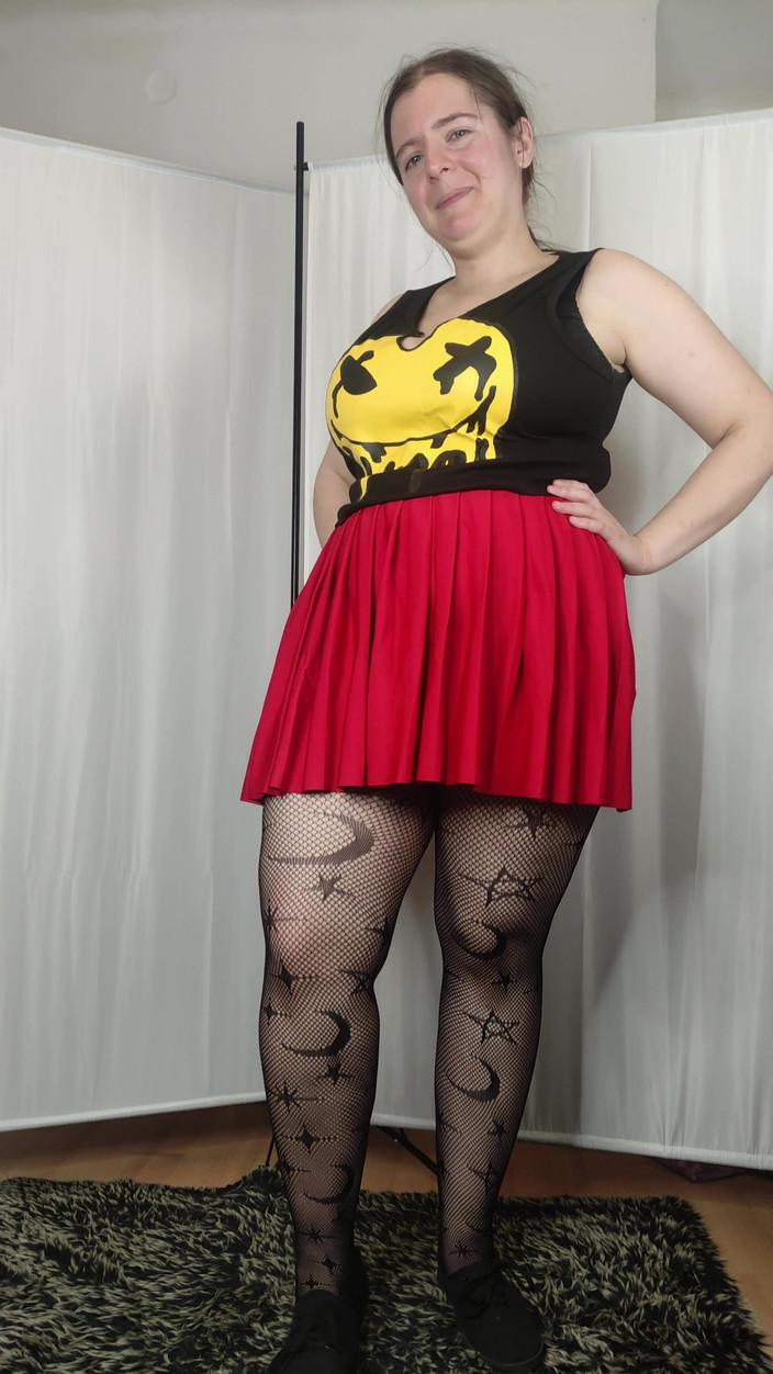 Lena Rose: [4k] Pantyhose bercorak dan skirt mini merah cuba