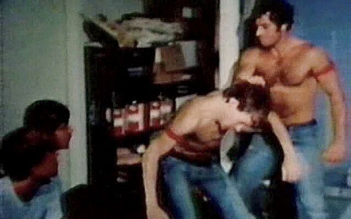 Tribal Male Retro 1970s Gay Films: Źli źli chłopcy część 2