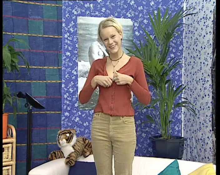 YOUR FIRST PORN: Kompilace 3 plachých dívek