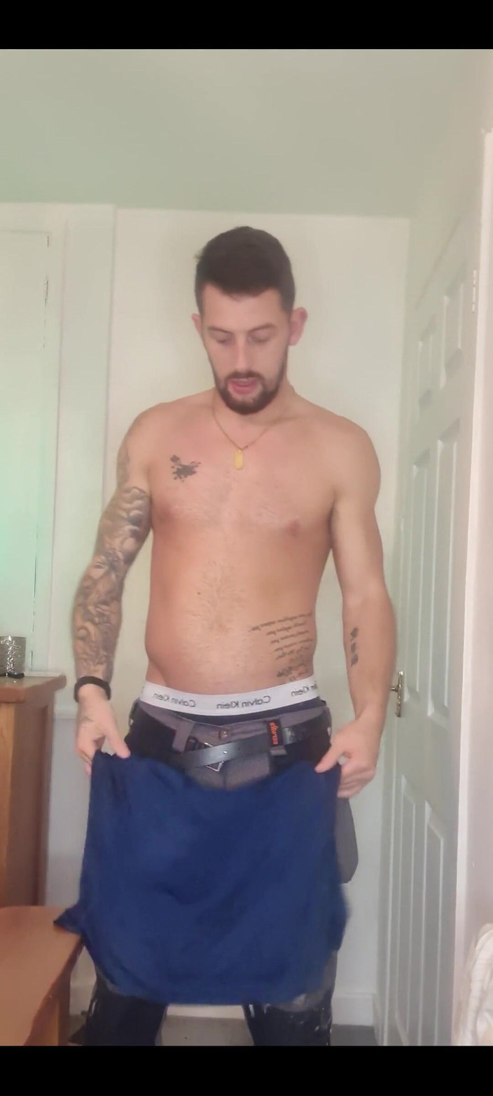 Englishtom20vip: Watch Me Take My Work Uniform