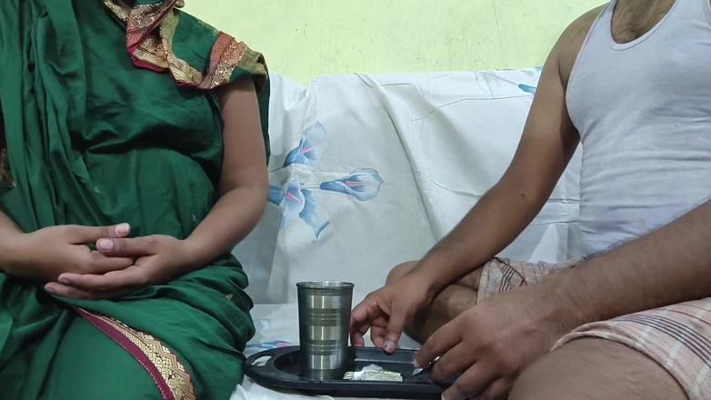 Mumbai Ashu: 印度马拉地热辣女人的性爱视频