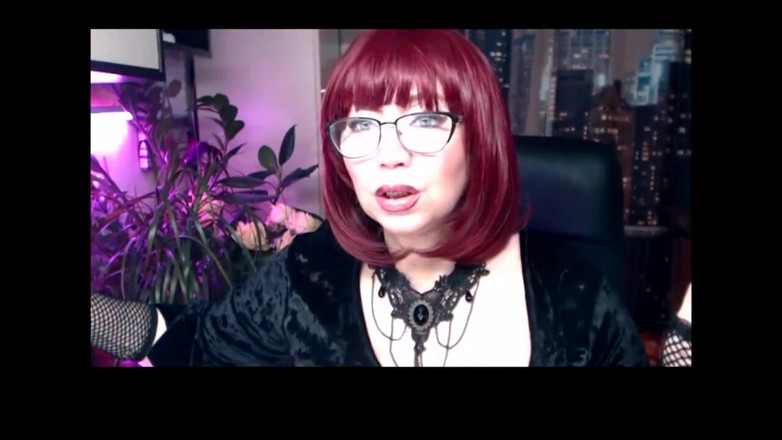AimeeParadise: Private Chat of My Mature Bitch (view From the Front Camera)