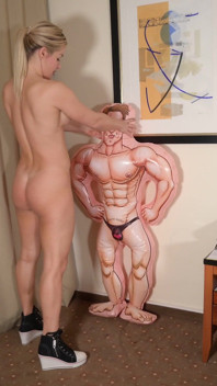 Strong Woman - It Needs a Blowjob Before He Is Usable