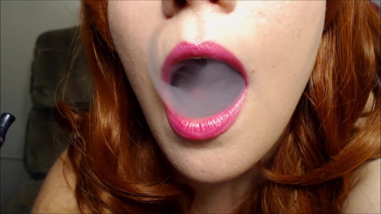 Scarlet Vixen: Smoking Redhead (wmv)