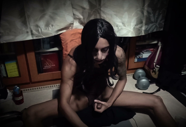 Ombunny: Uită-te la zeița transsexuală brută care își suflă sperma