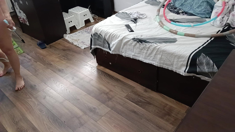 Mirsur: セクシーな妻の自宅ワークアウト、裸。