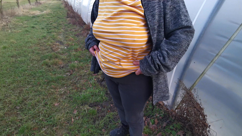Bouncy Tits Action: Nagie cycki ciężko uderzane na zewnątrz