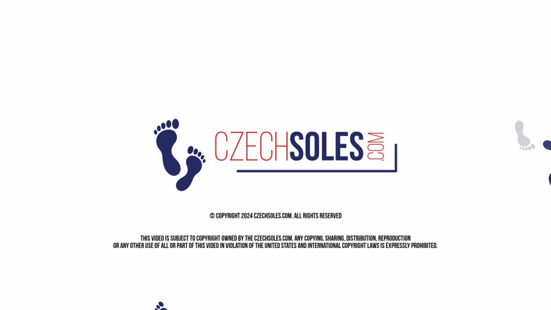 Czech Soles - foot fetish content: POV sportschool worstelen onder haar blote voeten - ze wint altijd