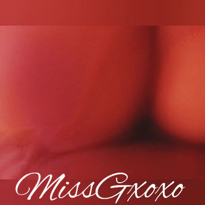 MissGxoxo: Tiny pussy hungry for cum