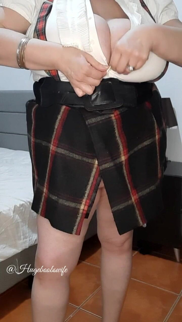 hugeboobswife: Honey mommy ist jetzt beschäftigt ...