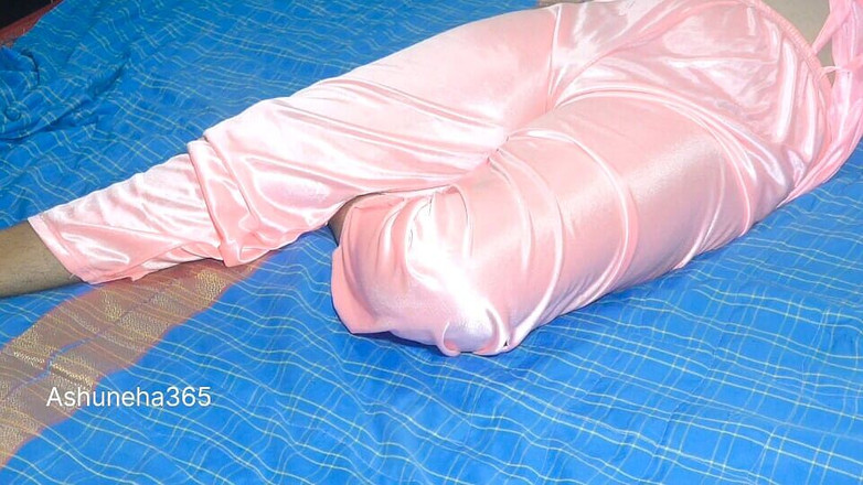 Ashuneha365: Village desi гарячі пари, хардкор, смоктання і трах у спальні