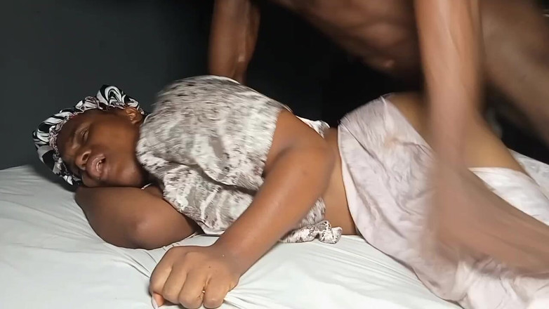 Sexy Berrie: Memek pacar akwaibom dientot habis-habisan sama kontol besarku