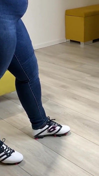 Kopačky Mu Proměnily Varlata V Pohmožděnou Kaši! Extrémní Ballbusting - Dave Moon - Jennifer - Bbusting