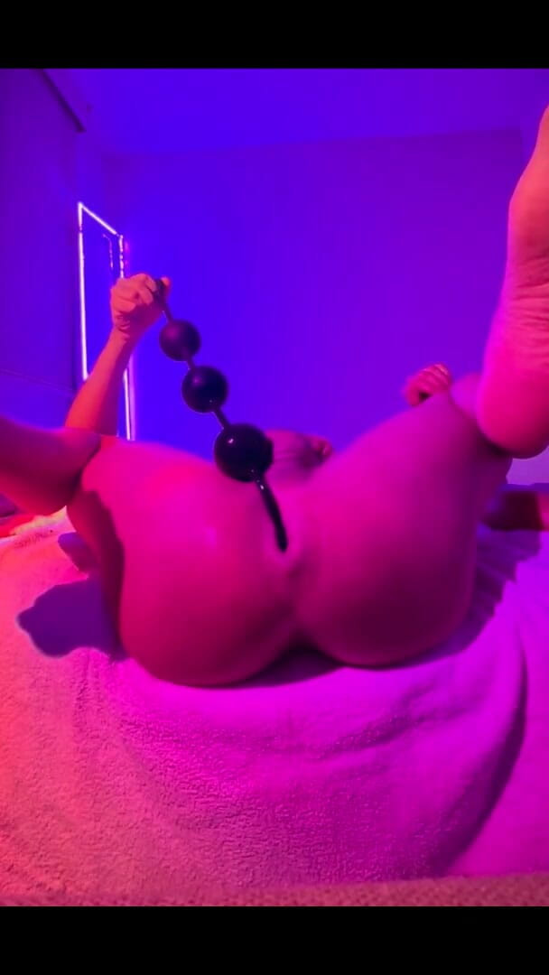 Yours hole ly: Who’s Coming to Worship These Soles and Pussy?