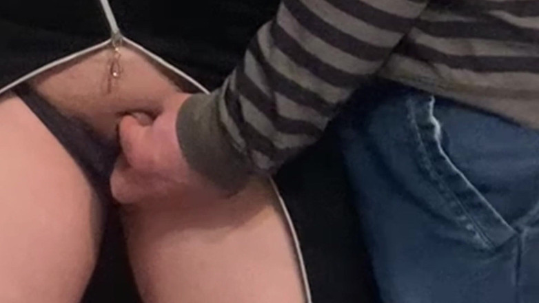 PriyaNaavya: Omg!!! Orang asing di kereta api bawah tanah yang sesak -...