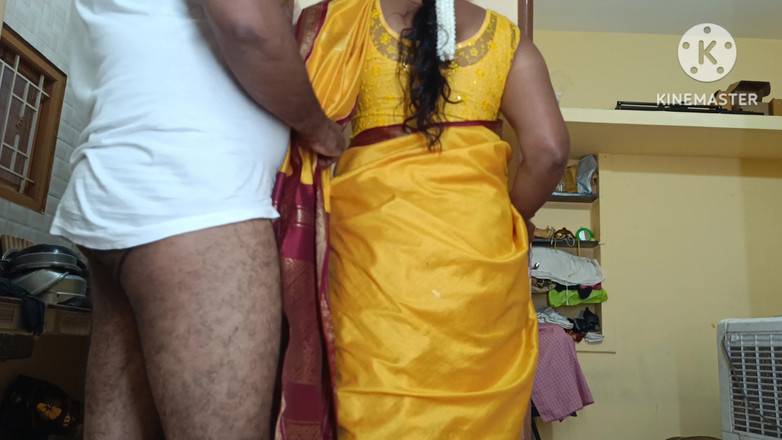 Inba: イエローカラーのサリー主婦と義理の兄弟