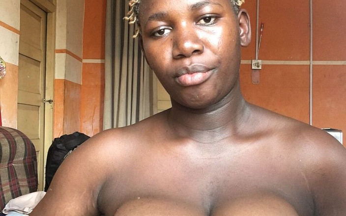 Ethanxbush: Lief in het midden