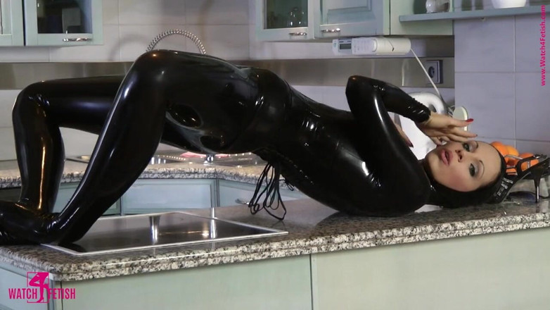 Fem Latex: Terezza and her love for latex