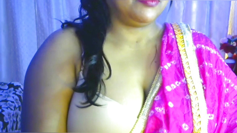 HotGirl21: 彼女の若いおっぱいを楽しんで披露するホットガールデジセクシー