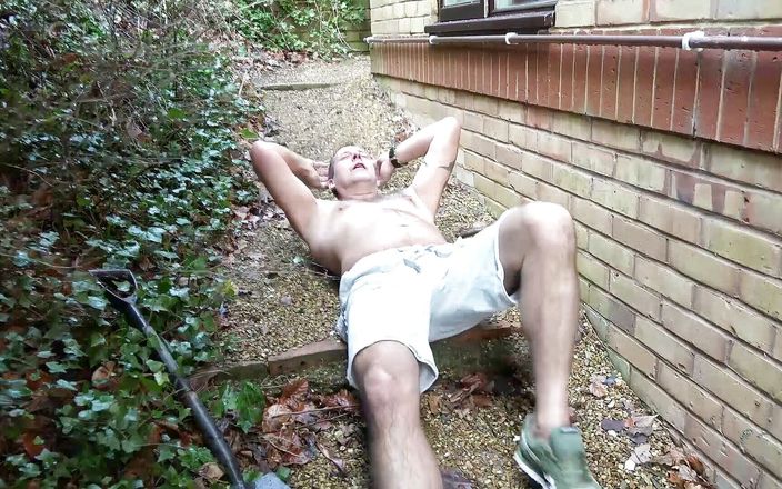 Dirty Doctors Clips: Pissing on The Gardener