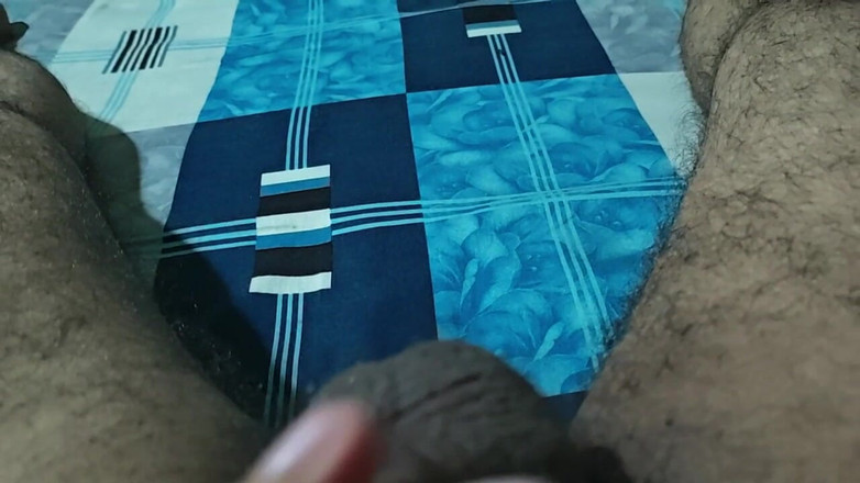 Hot Chilli 2025: Азиатский горячий паренек наслаждается игрой с членом в номере