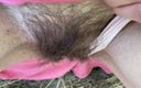 Cute Blonde 666: Pizda mea păroasă și clitorisul mare