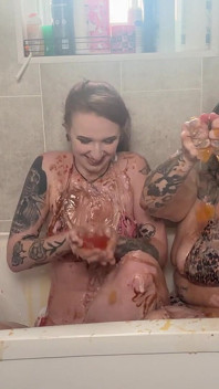 Sploshing with Sammie