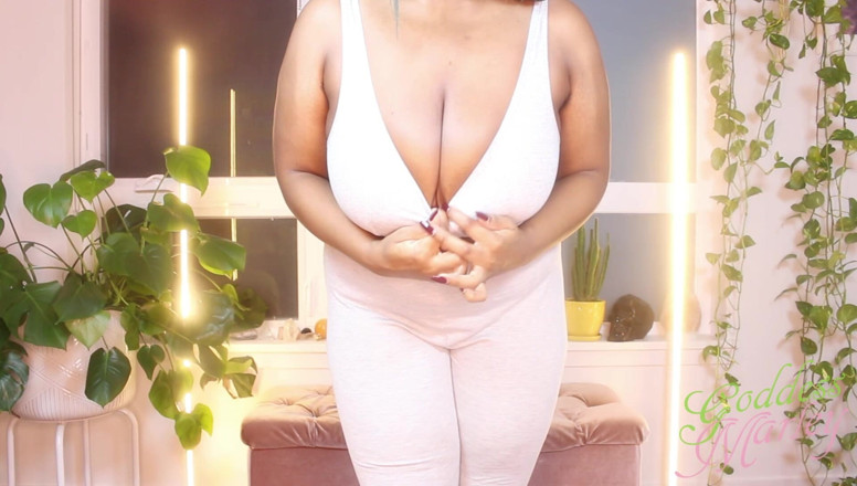 Goddess Marley: Grey Bra Show off