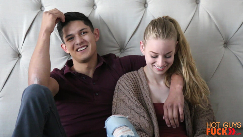 Hot Guys Fuck: Dlouhodobí přátelé Davis Black a Sarah Sunday konečně