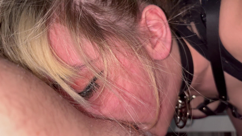 Raxxxbit: Avsugning Emo flicka knullar i munnen