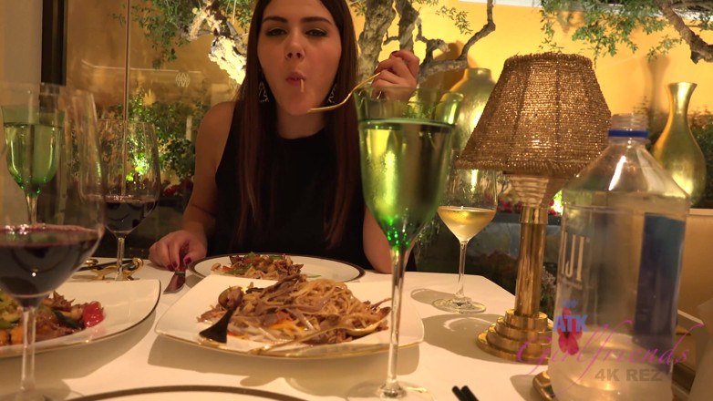 ATK Fans (Girlfriends): Virtual vacation Las Vegas with Valentina Nappi 1/2