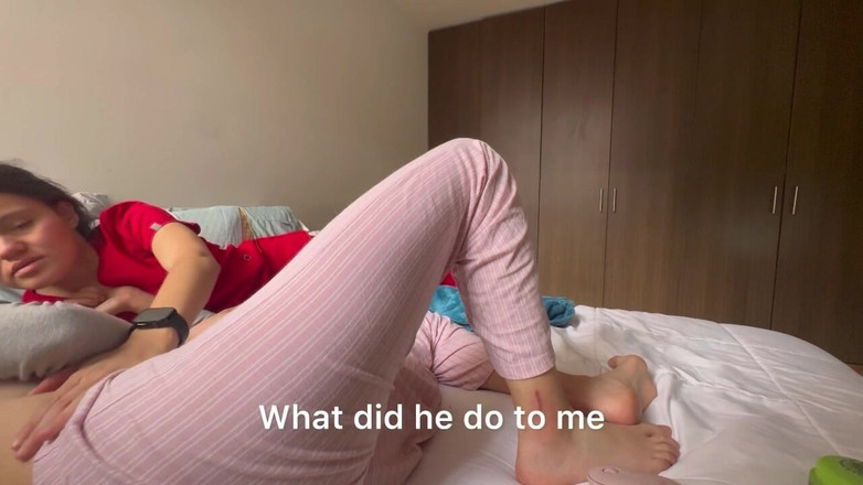 scarlettandc: 레즈비언들이 엉덩이를 가지고 놀고 있다