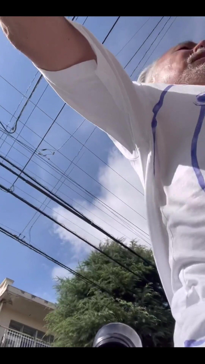 Japanese daddy: Acaba de montar su bicicleta en una sudadera y sin...