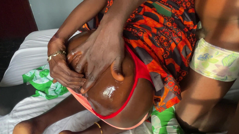 Itxbush: MILF zerżnięta, gdy jej męża nie było