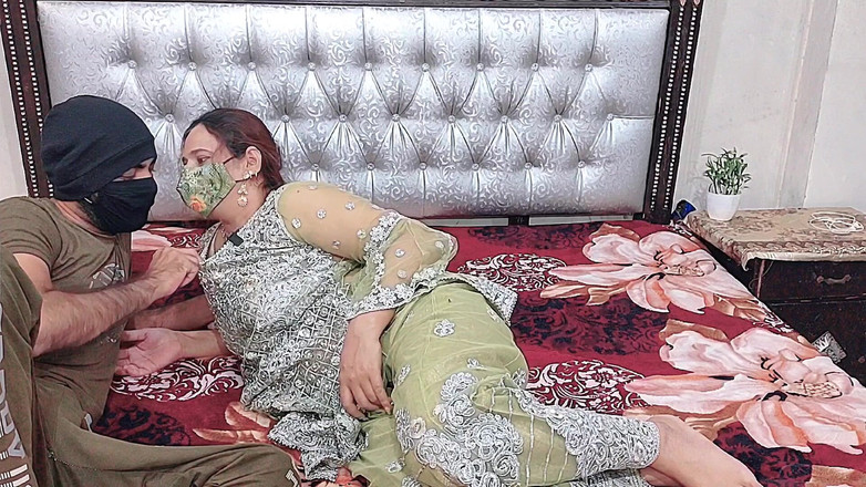 Pakistani CoupleX: Ma copine après un demi-verre