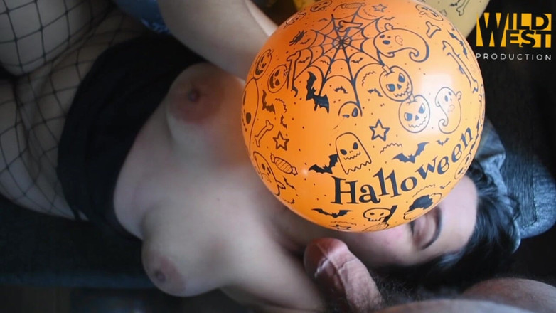 WildLooner: Selesai Ganda Pada Halloween Dengan Balon.
