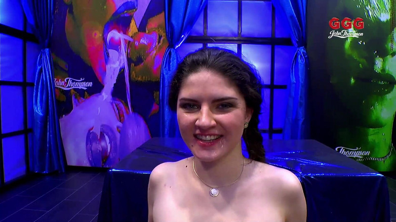 Gang Bang Germany: Франческа Дікапріо - маленька пизда брюнетки трахається в дупу! Трійка!