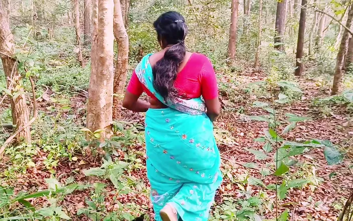 Telugu honey lips: Indian OutDoor Sex. Telugu Dirty Talks.