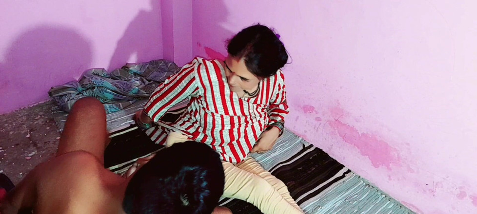 Renudbf: Desi seksowna przyrodnia siostra w teściu zerżnięta w pokoju z...