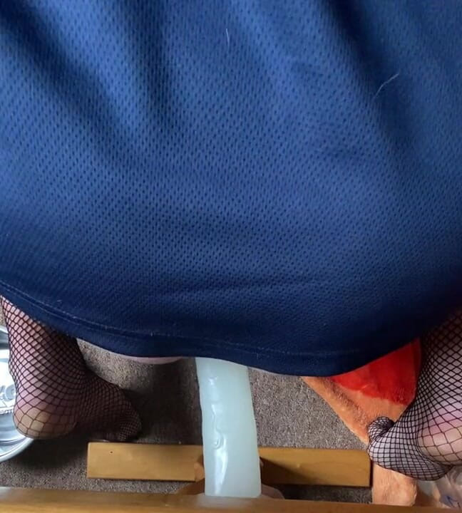 Sweethole: Fishnet nylons dildo ride